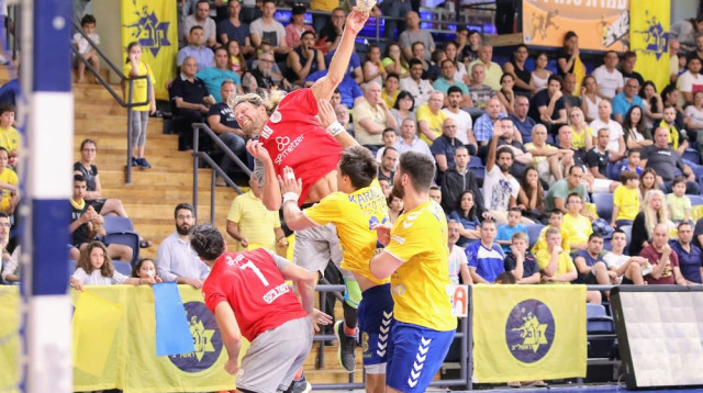 גאבור לנגהאנס המקשר הגרמני – צפוי לערוך מחר את משחקו הראשון העונה לאחר שהשלים בידוד (צילום: הדר ואן קולא איגוד הכדוריד)