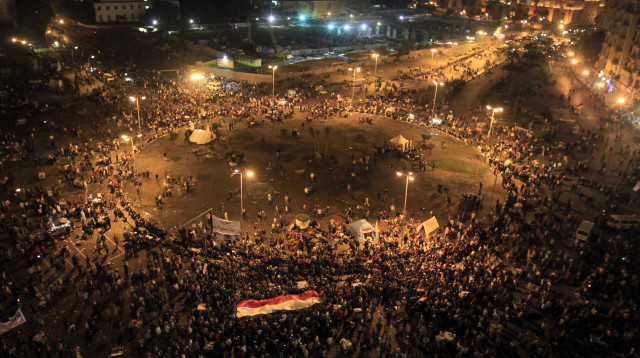 המפגינים בכיכר תחריר בקהיר (צילום:  REUTERS/Mohamed Abd El Ghany)