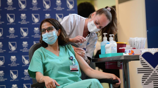 חיסון לקורונה (צילום: אבשלום ששוני)