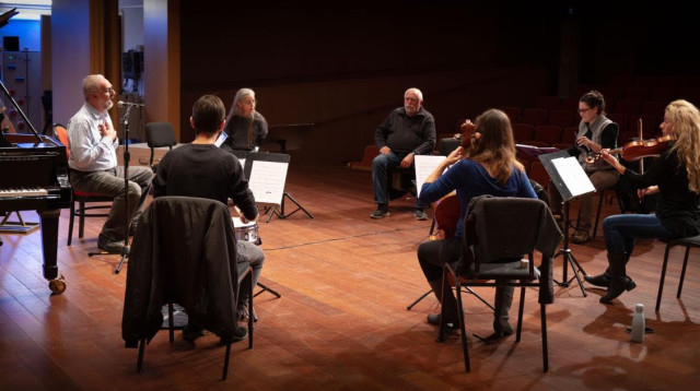 בריחוק חברתי. גורשטיין, סובול ואשרוב יחד עפם הנגנים (צילום: יואל לוי)