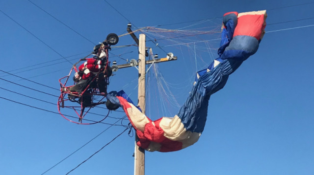 החילוץ של סנטה קלאוס (צילום: Sacramento Fire Department)