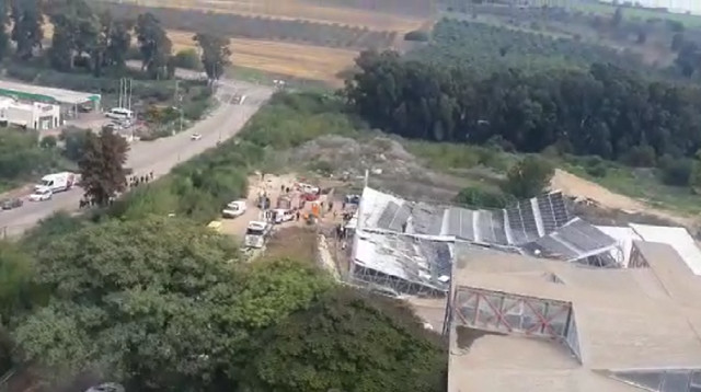 קריסת הגג בגליל התחתון (צילום: צילום מסך: תיעוד מבצעי מד"א)