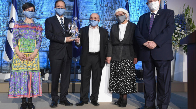 בצילום: הנשיא ריבלין, אביטל ונתן שרנסקי, בוז'י הרצוג ומשנה למנכ"ל קרן פרס בראשית, סאנה בריטבסקי  (צילום: מארק ניימן / לע"מ)