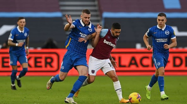 אדם וובסטר, מנואל לאסיני (צילום: NEIL HALL/POOL/AFP via Getty Images)
