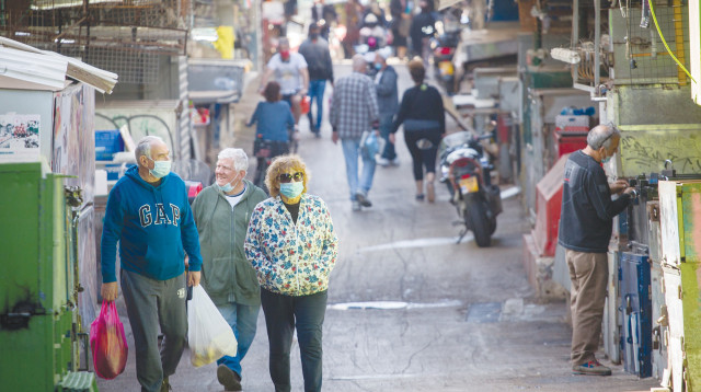 שוק הכרמל בסגר בזמן הקורונה (צילום: מרים אלסטר, פלאש 90)