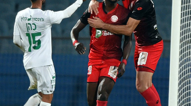 מרשל אודה חוגג עם עוביידה חטאב (צילום: ברני ארדוב)