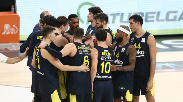 שחקני פנרבחצ’ה חוגגים (צילום: פנרבחצ'ה, האתר הרשמי)