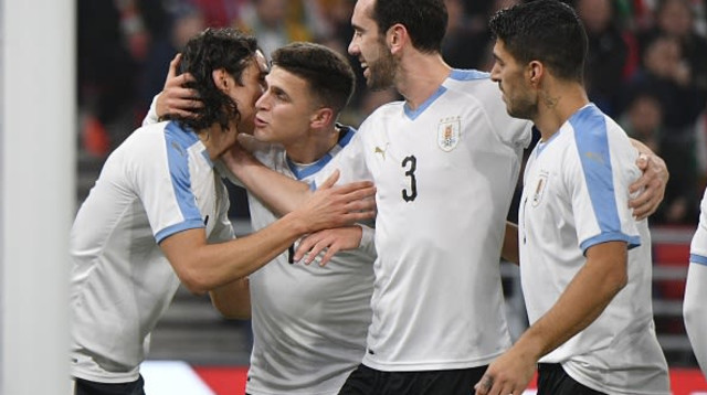 שחקני נבחרת אורוגוואי (צילום: ATTILA KISBENEDEK/AFP via Getty Images)