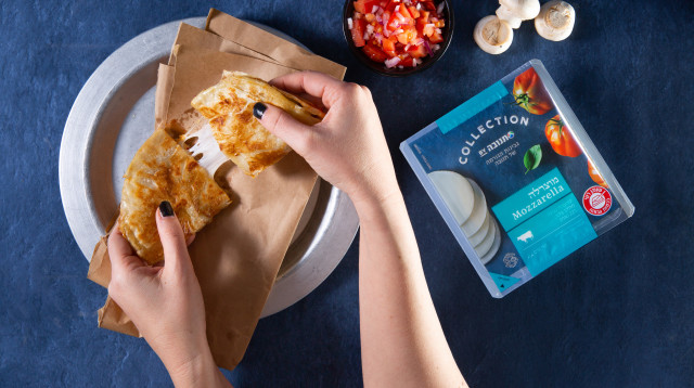 טוסט מוצרלה (צילום: דרור עינב)