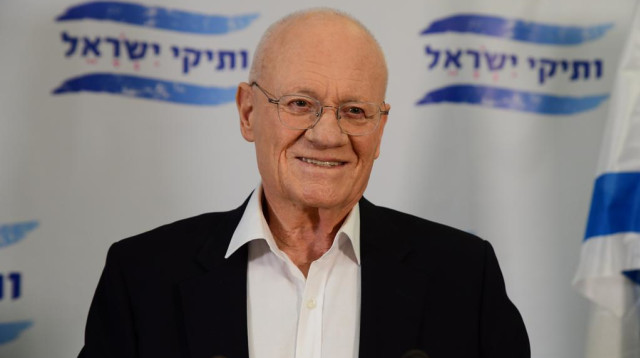 דני יתום בהשקת "מפלגת הוותיקים" (צילום: אבשלום ששוני)