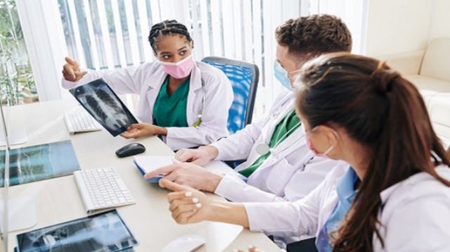 ועדה רפואית (צילום: Shutterstock)