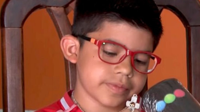 ילד ניצל מכדור תועה בזכות השרשרת שלו (צילום: רשתות חברתיות)