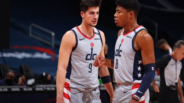 דני אבדיה (צילום: Ned Dishman/NBAE via Getty Images)