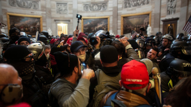 הפריצה לגבעת הקפיטול (צילום: רויטרס)