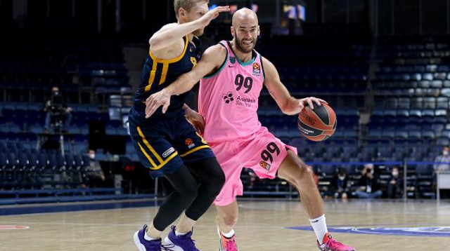 ניק קלאת’ס (צילום: Mikhail Serbin/Euroleague Basketball via Getty Ima)