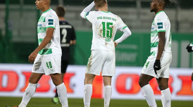 שחקני גרויתר פירת’ מאוכזבים (צילום: Daniel Karmann/picture alliance via Getty Images)