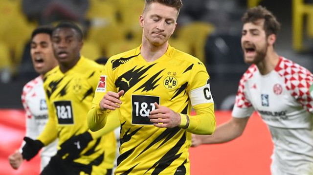 מרקו רויס מאוכזב (צילום: INA FASSBENDER/POOL/AFP via Getty Images)