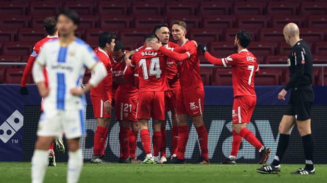 שחקני סביליה חוגגים (צילום: Angel Martinez/Getty Images)