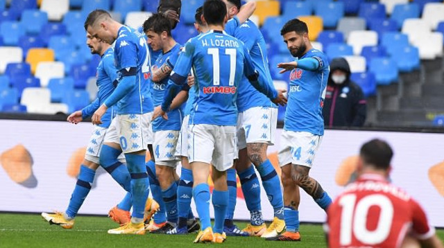 שחקני נאפולי חוגגים (צילום: SSC NAPOLI/SSC NAPOLI via Getty Images)