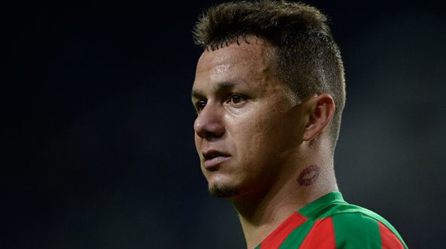 פטריק דה אוליביירה ויירה במדי מאריטימו (צילום: MIGUEL RIOPA/AFP via Getty Images)