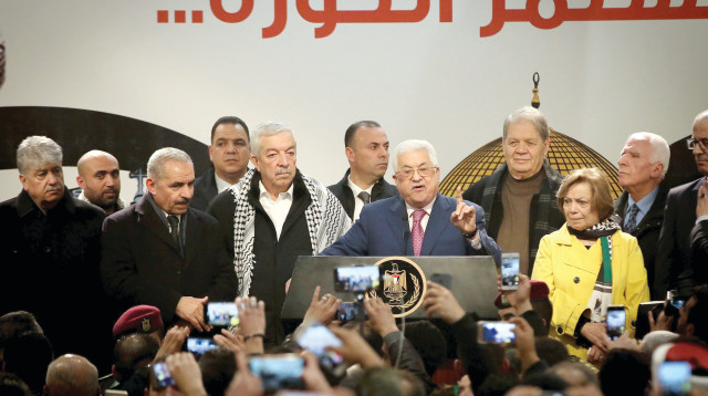 אבו מאזן ושותפיו להנהגת פת"ח (צילום: פלאש 90)