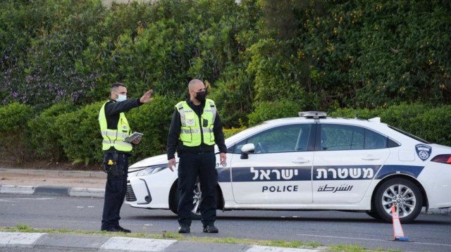 המשטרה אוכפת את הסגר (צילום: דוברות המשטרה)