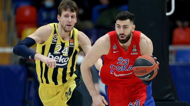 טורניקה שנגליה, יאן וסלי (צילום: Mikhail Serbin/Euroleague Basketball via Getty Ima)