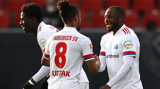 שחקני המבורג חוגגים (צילום: Martin Rose / Staff)