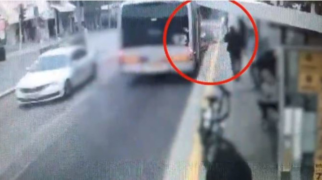 תקיפה אלימה במטרונית בחיפה (צילום: דוברות המשטרה)