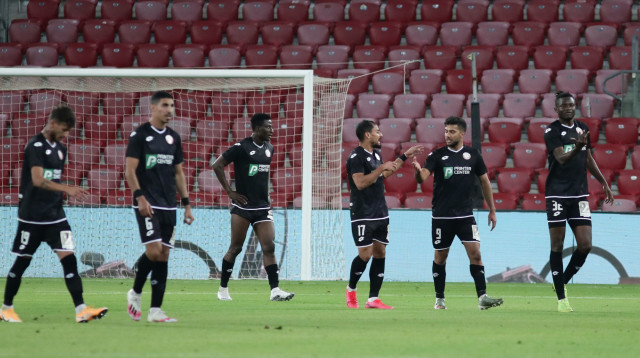 שחקני הפועל חדרה מאוכזבים (צילום: דני מרון)