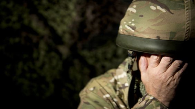 חייל במצוקה (צילום: Shutterstock)