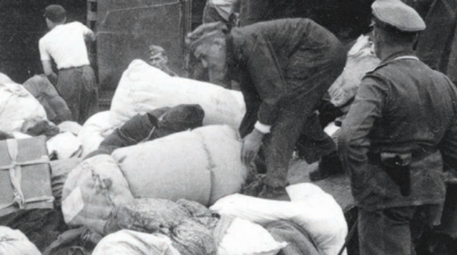 רכוש יהודי שנגזל בשואה (צילום: רויטרס)