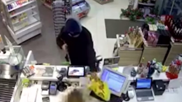 שוד: למצולמים אין קשר לנאמר בכתבה (צילום: צילום מסך)