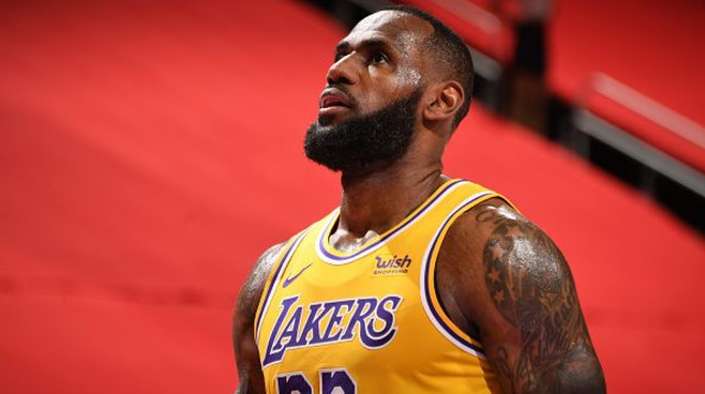 לברון ג’יימס (צילום: Chris Schwegler/NBAE via Getty Images)