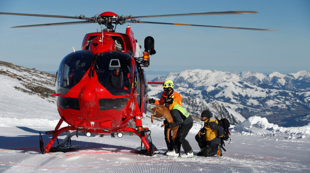 אימוני חילוץ מוסק (צילום: רויטרס)
