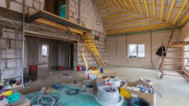 בית בשיפוצים (צילום: Shutterstock)