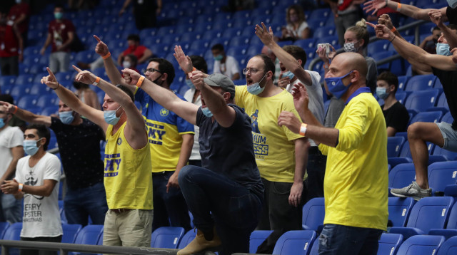 אוהדי מכבי תל אביב (צילום: דני מרון)