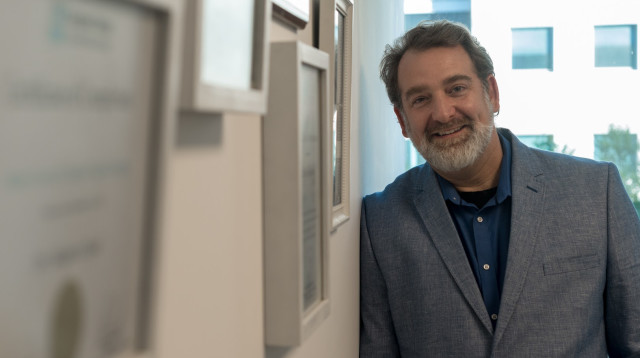 ד"ר אייל שפירא- מומחה בכירורגיה פלסטית (צילום: יח"צ מרפאות אלה )