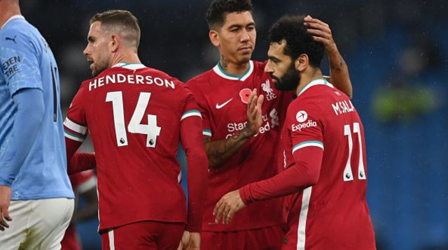 שחקני ליברפול חוגגים (צילום: Shaun Botterill/Getty Images)