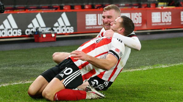 בילי שארפ חוגג (צילום: Alex Livesey - Danehouse/Getty Images)