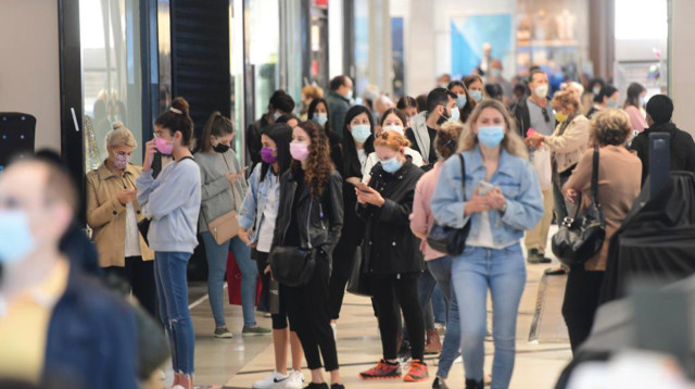 קניון איילון בתקופת הקורונה (צילום: אבשלום ששוני)