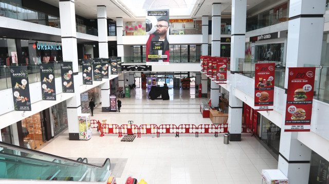 קניון הזהב ריק  (צילום: אלוני מור)