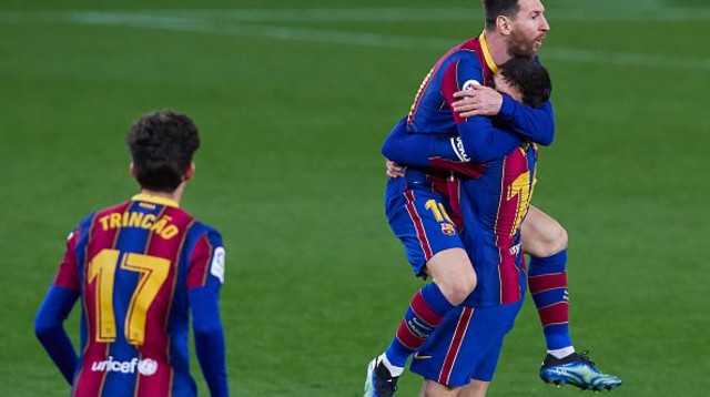 ליאו מסי, פדרי, טרינקאו (צילום: Fran Santiago/Getty Images)