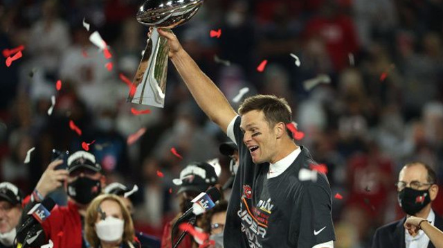 טום בריידי (צילום: Patrick Smith/Getty Images)