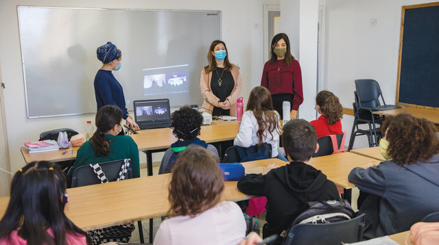 תלמידים בבית הספר (צילום: אוליבייה פיטוסי, פלאש 90)