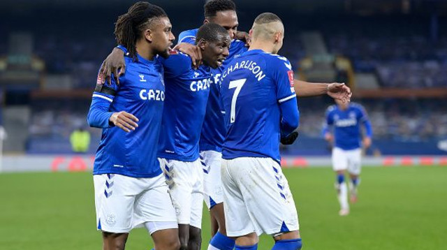 שחקני אברטון חוגגים (צילום: Tony McArdle/Everton FC via Getty Images)