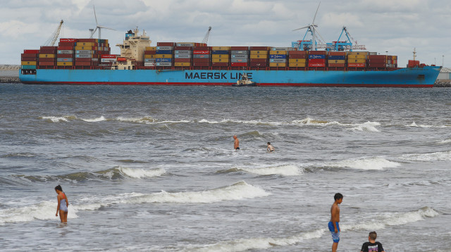 הובלה ימית (צילום: רויטרס)