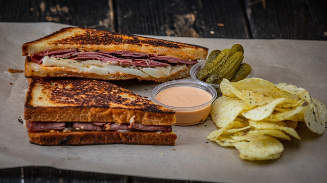 החיים קצרים- אז יאללה תנו ביס- סטריט שף (צילום: איתן וקסמן)