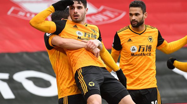 פדרו נטו ושחקני וולבס חוגגים (צילום: Andy Rain/PA Images via Getty Images)