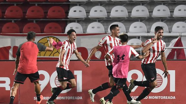 שחקני אסטודיאנטס חוגגים (צילום: Amilcar Orfali/Getty Images)